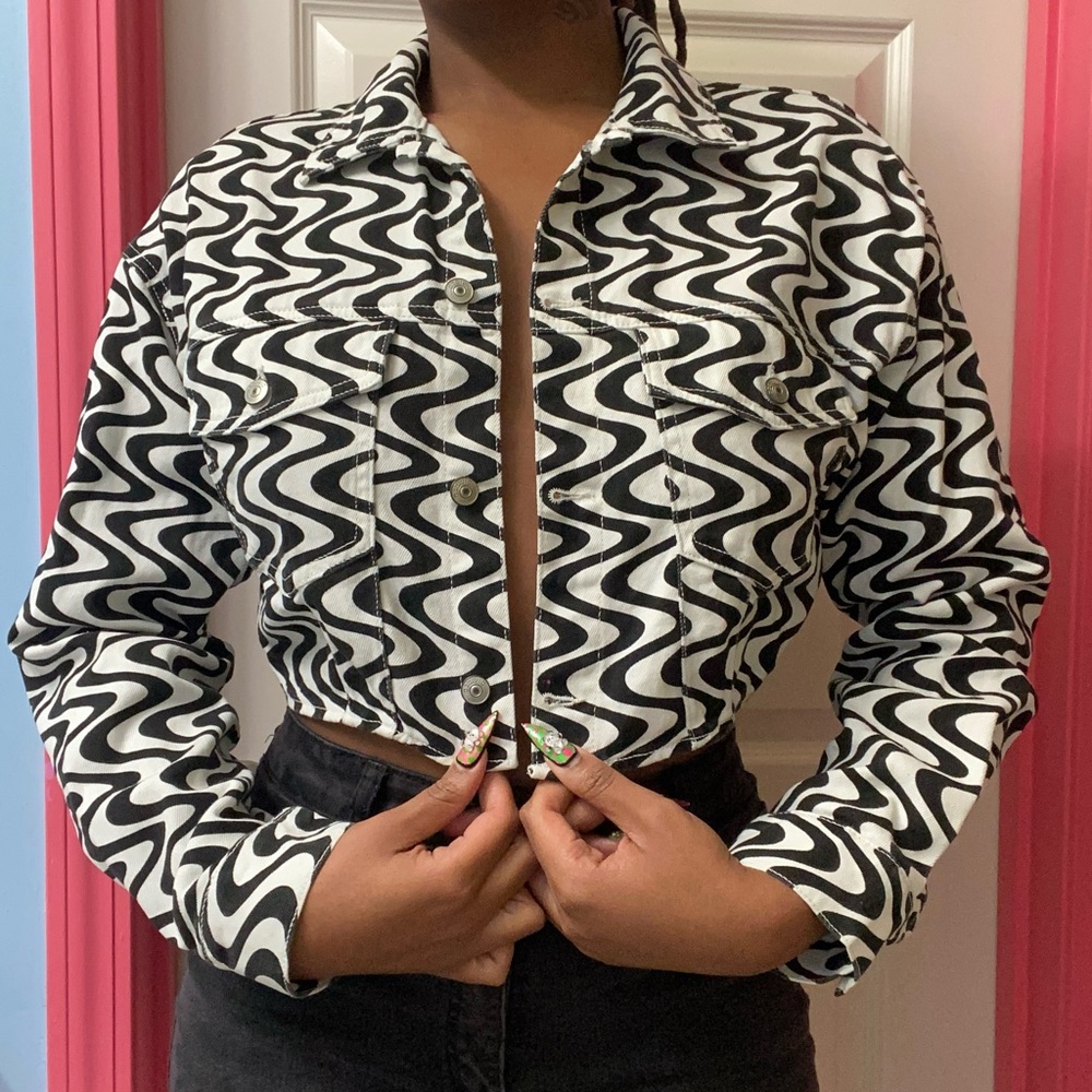 Trippy Black & White Striped Jacket 🎬✨